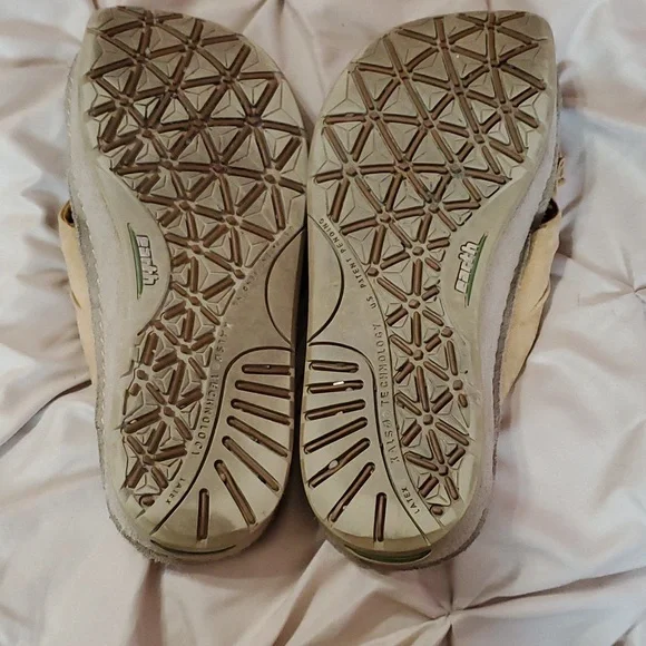 Sandles - Picture 4 of 6